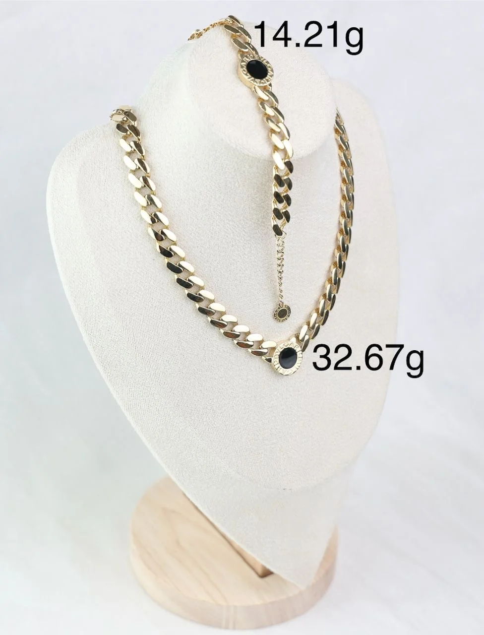 Solvéa Élan Medallion Set